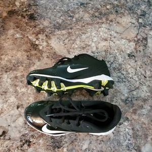 Nike baseball cleats size 13 child
